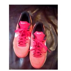 Boys 4.5Y Nike Better World